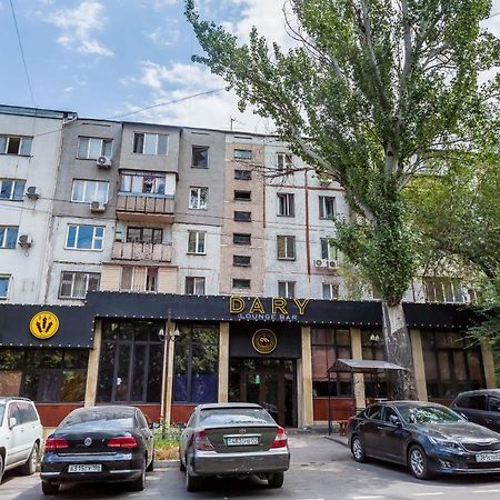 Прекрасные Апартаменты На Арбате อัลมาตี ภายนอก รูปภาพ